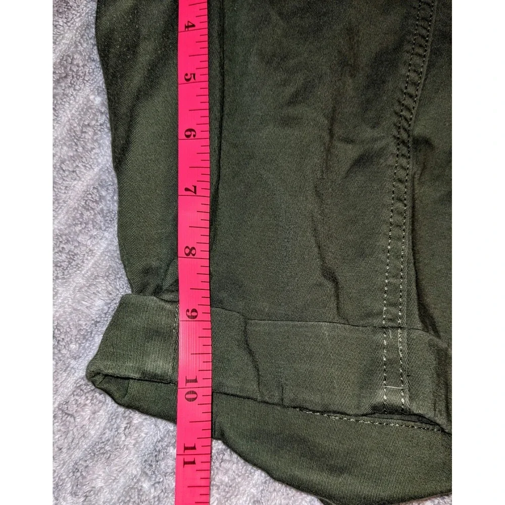 Croft & Barrow Women's  Olive Comfort Waist Mid Rise Chino Shorts Size 12‎ NWOT